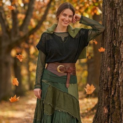 Tricou cu mânecă scurtă brodat cu dantelă și decolteu în V | LACEVEE